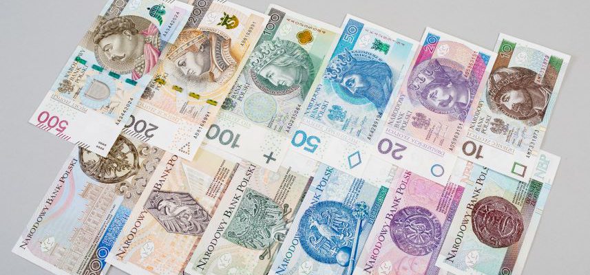 dużo różnych banknotów